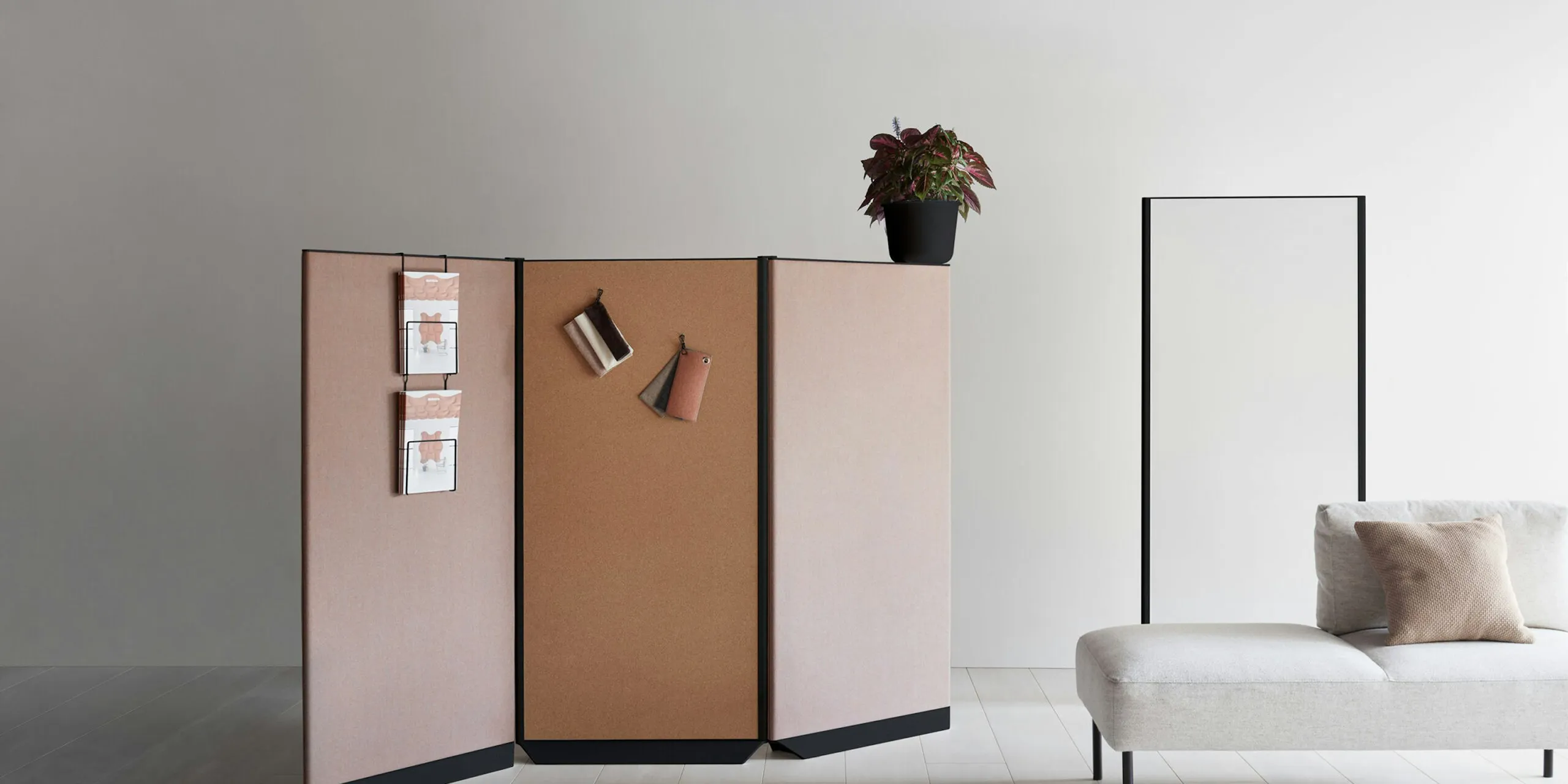 Abstracta dB Floor Screen - Presentation Media