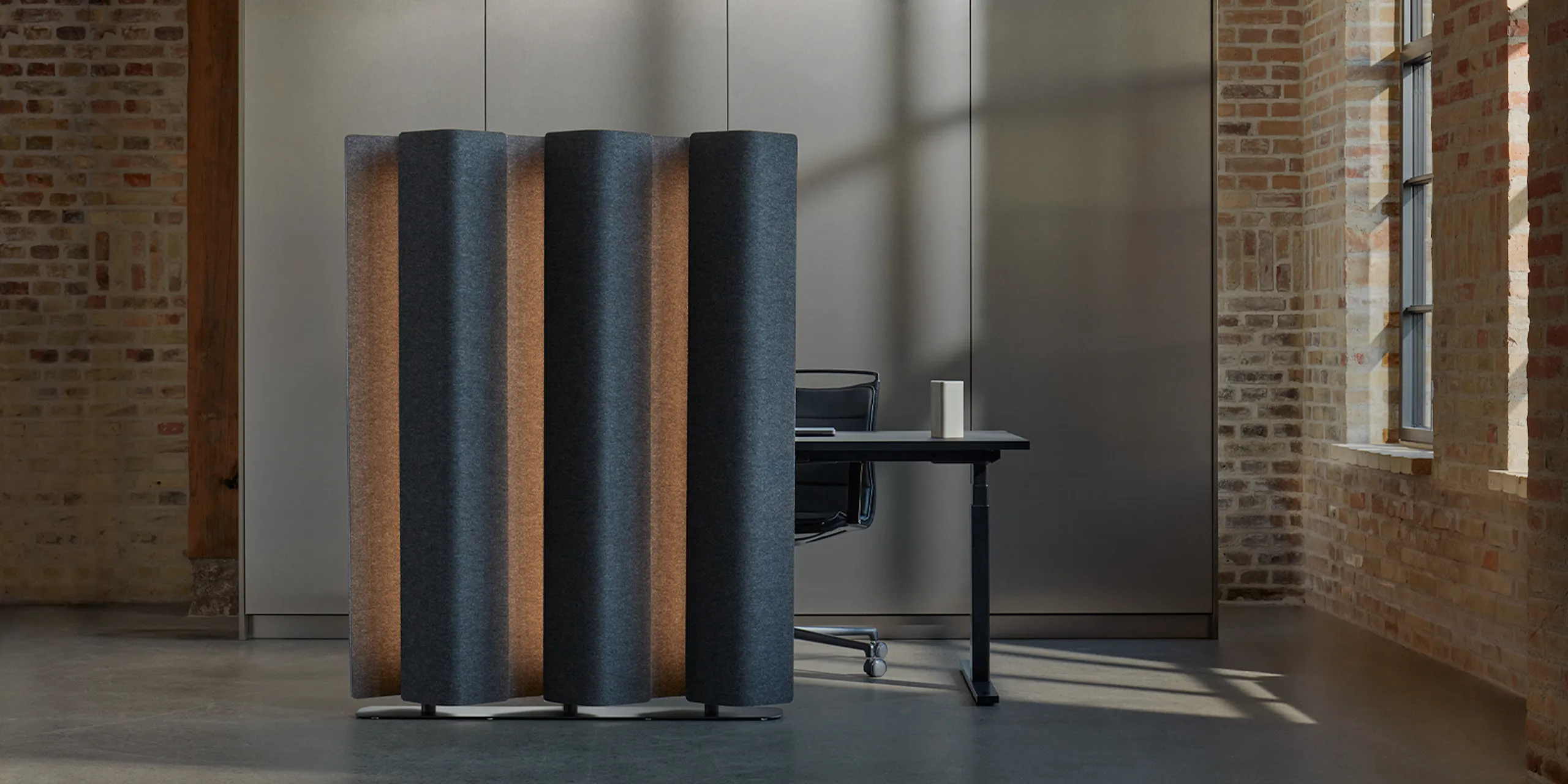 Abstracta Vika Floor Screen w. Light - Presentation Media