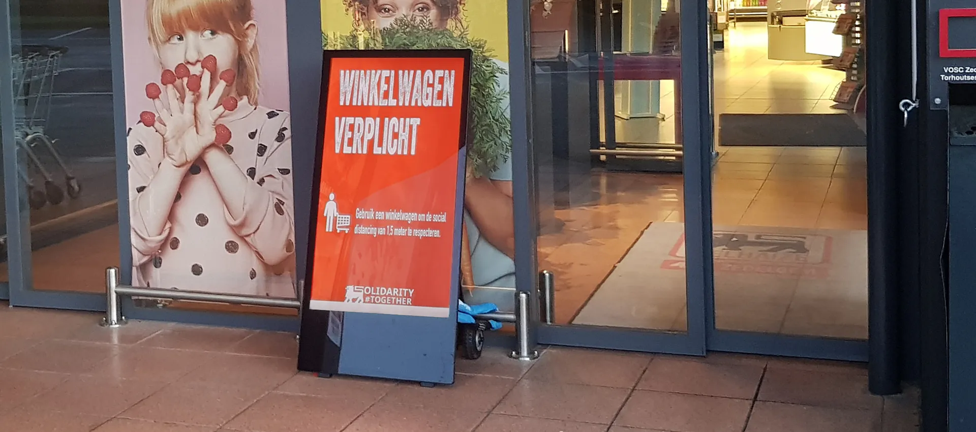 Outdoor Digital Android Battery A-Boards - Presentation Media