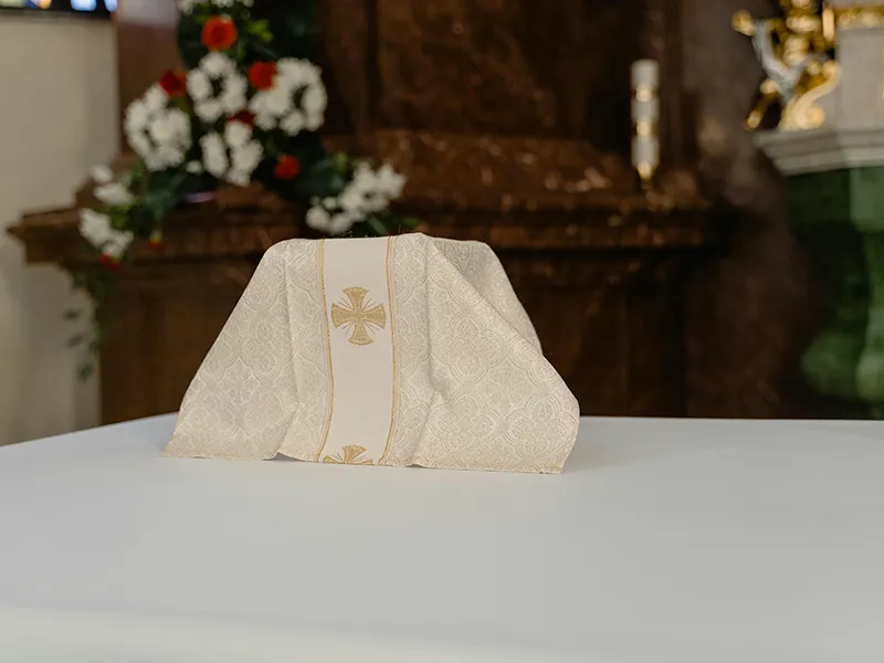 Communion Tables and Altars - Presentation Media