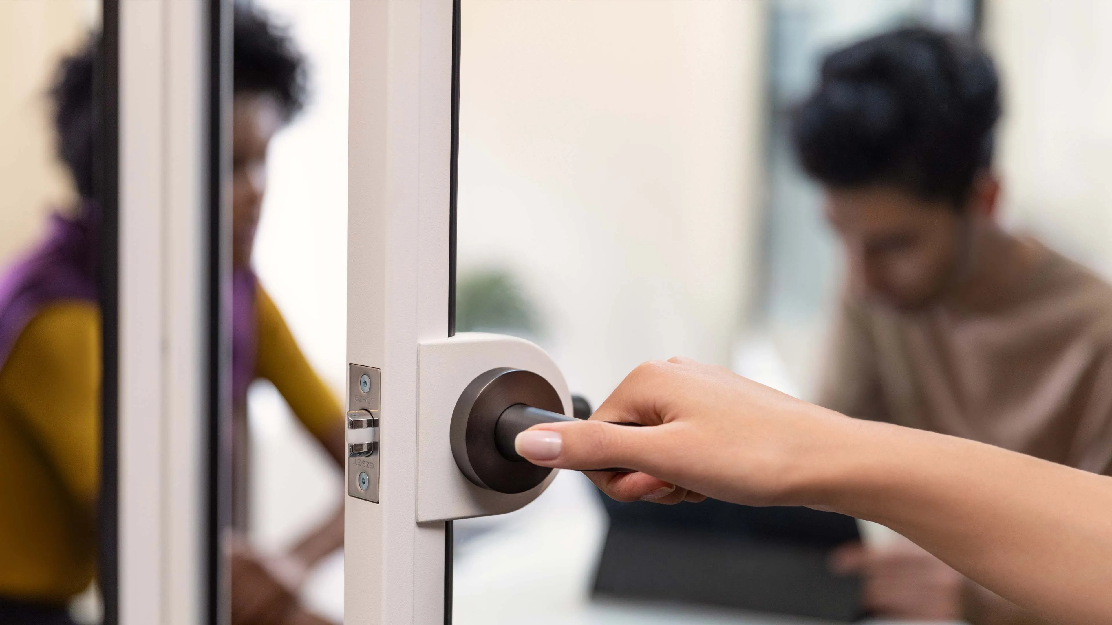 Koplus Kolo Duo Meeting Booth - Presentation Media