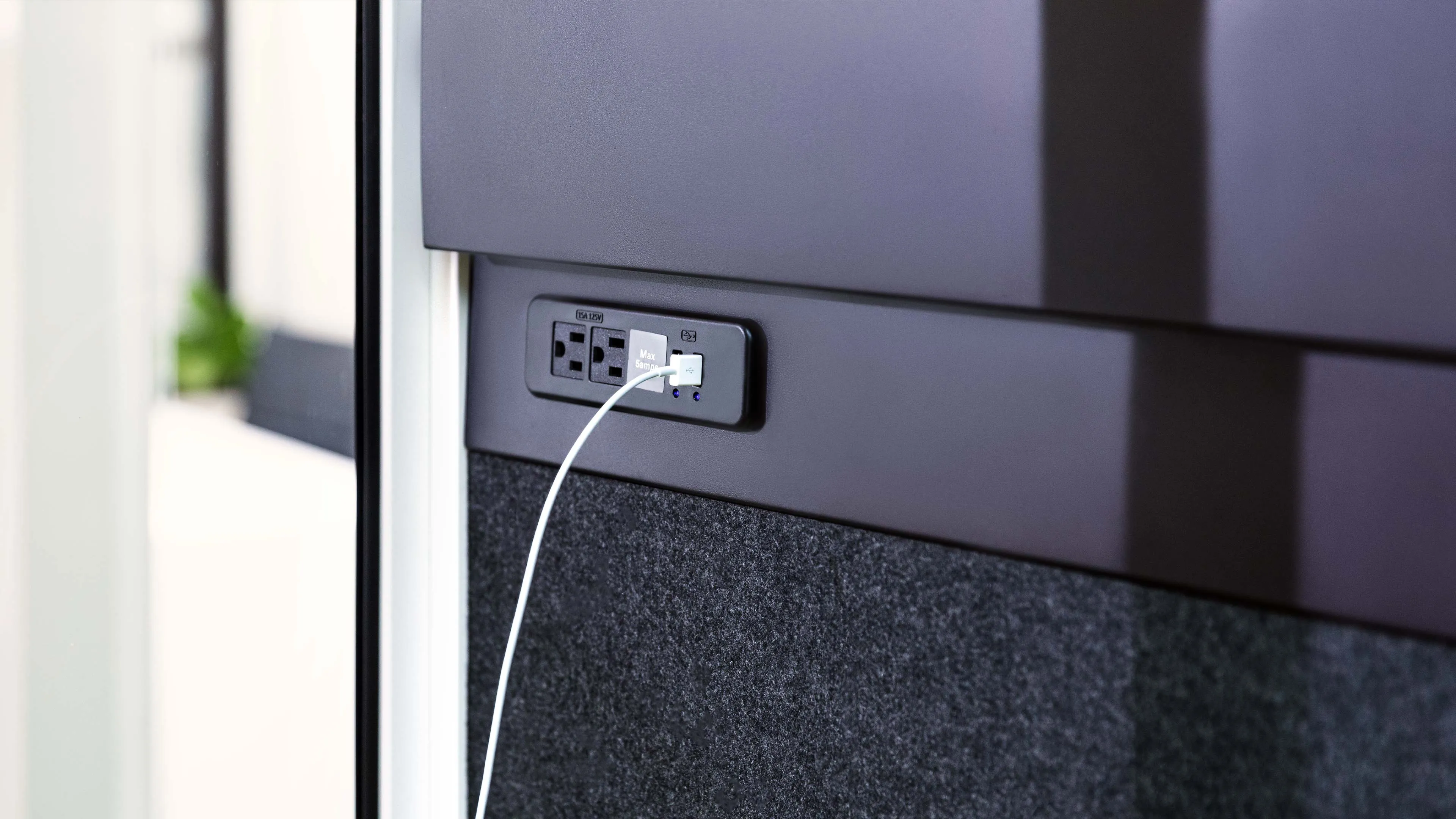 Koplus Kolo Duo Meeting Booth - Presentation Media