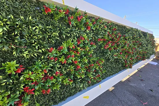 Vistafolia Luxury Boxwood Panel - Presentation Media